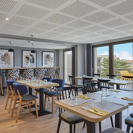 Odalys - Arenes - Palais Des Congres 4*