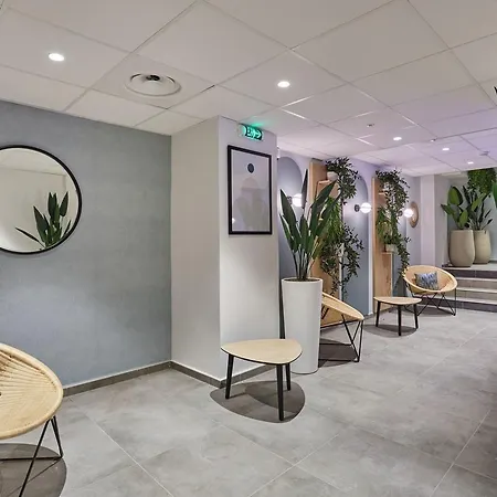 Odalys - Arenes - Palais Des Congres 4*