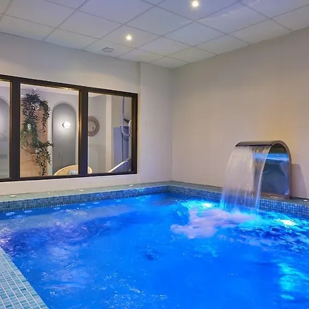 Odalys - Arenes - Palais Des Congres 4* نيم