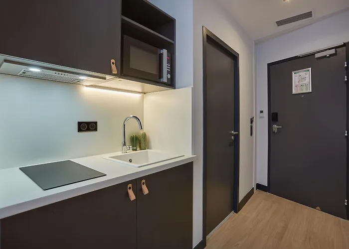 Odalys - Arenes - Palais Des Congres 公寓式酒店 4*